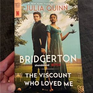 Bridgerton: The Viscount Who Loved Me Book